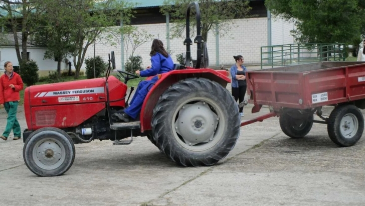 tractor mujer 1
